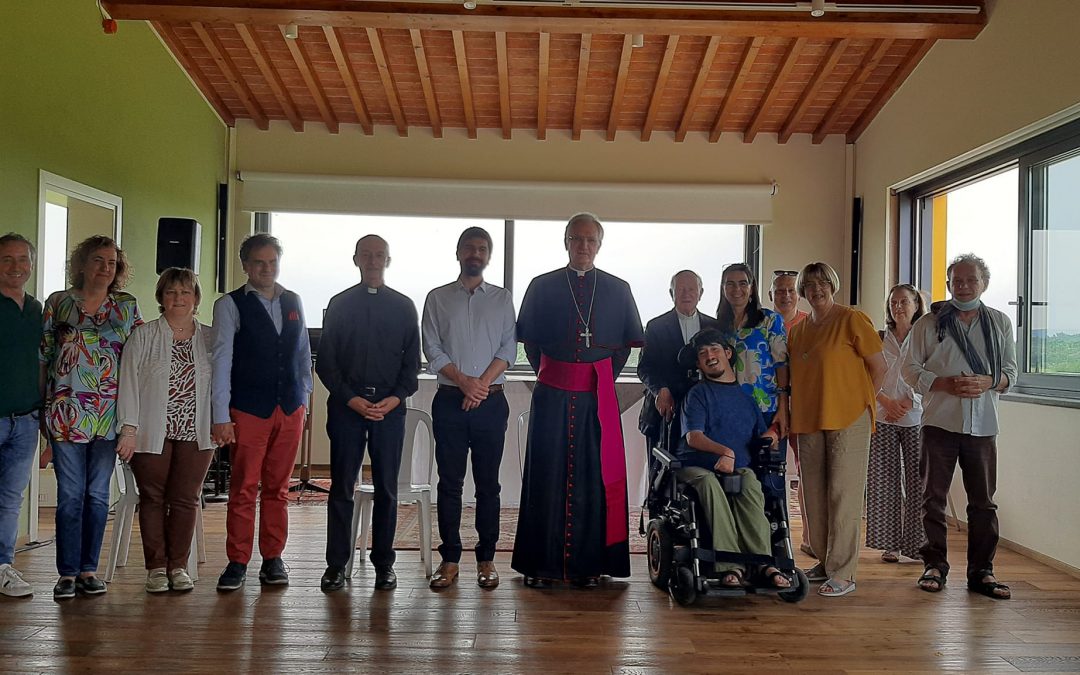 Vescovo di Volterra in visita a Casa Ilaria